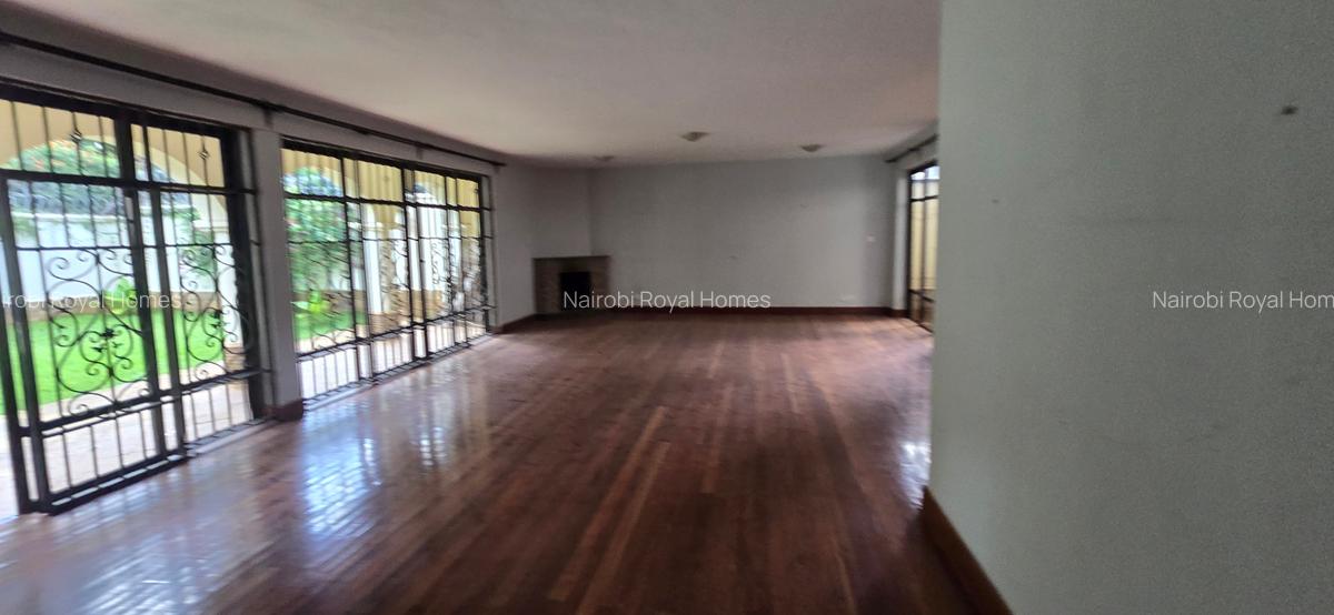 5 Bed Townhouse with En Suite at Lavington Off Convent Road - 6