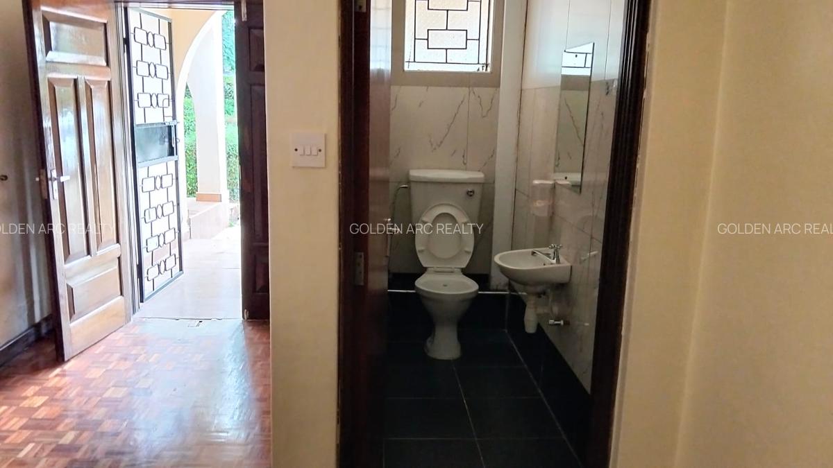 6 Bed Townhouse with En Suite in Karen - 17