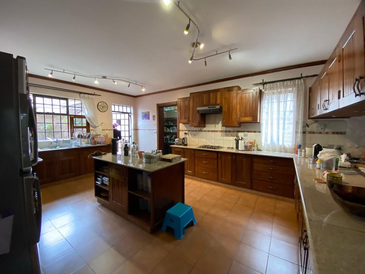 4 Bed House with En Suite in Spring Valley - 15