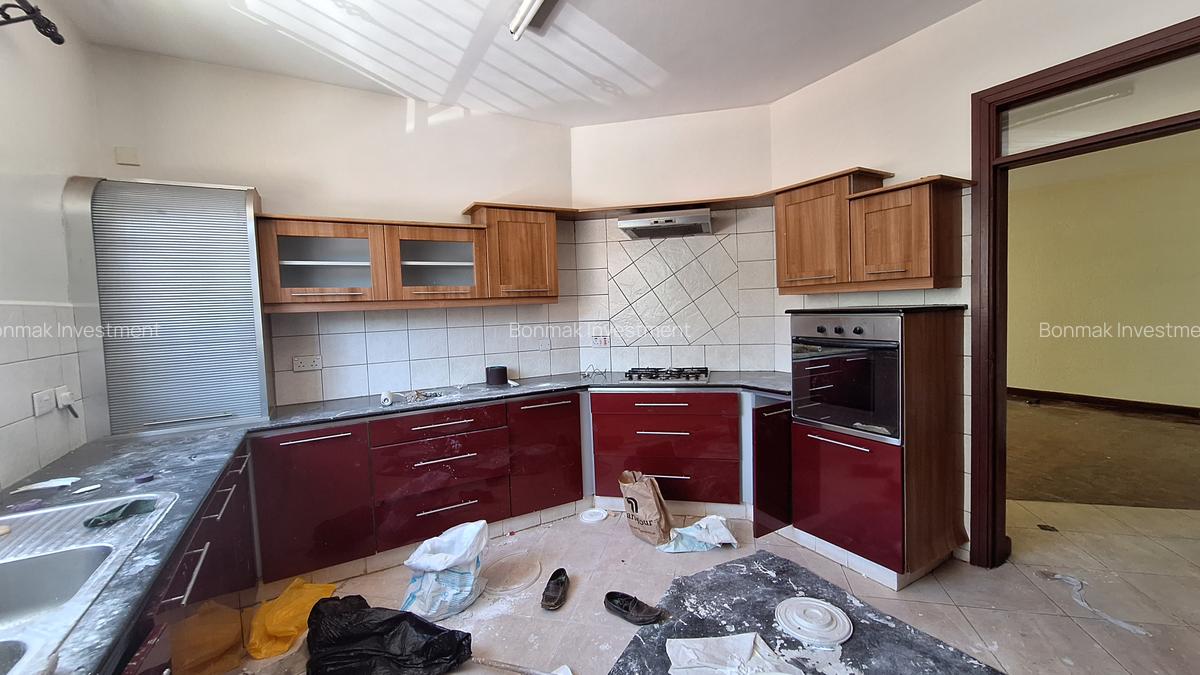 4 Bed Townhouse with En Suite at Brookside Drive. - 15