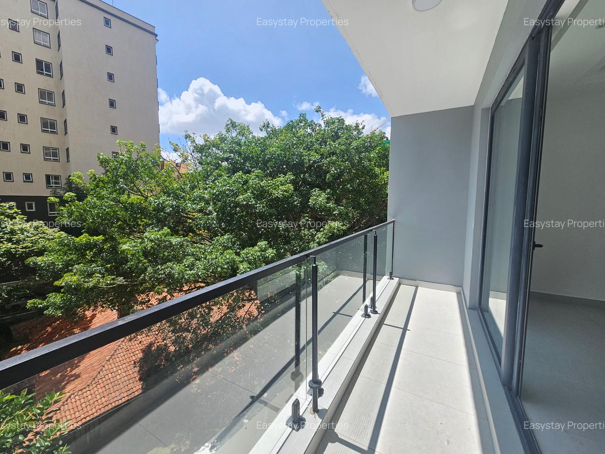 2 Bed Apartment with En Suite in Brookside - 2