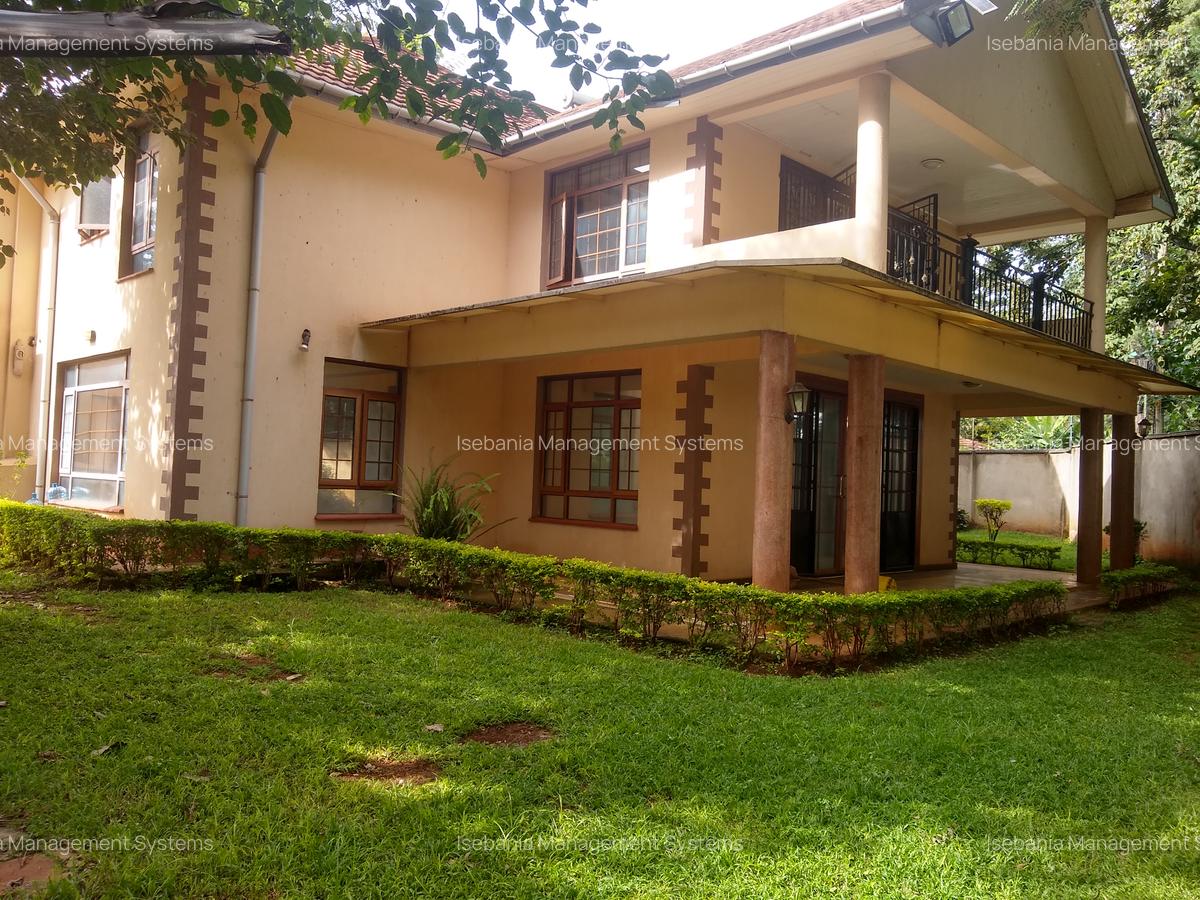 5 Bed House with En Suite at - 3