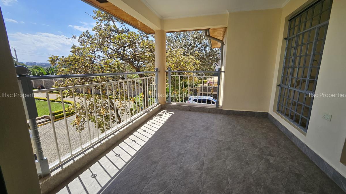 5 Bed House with En Suite in Runda - 12