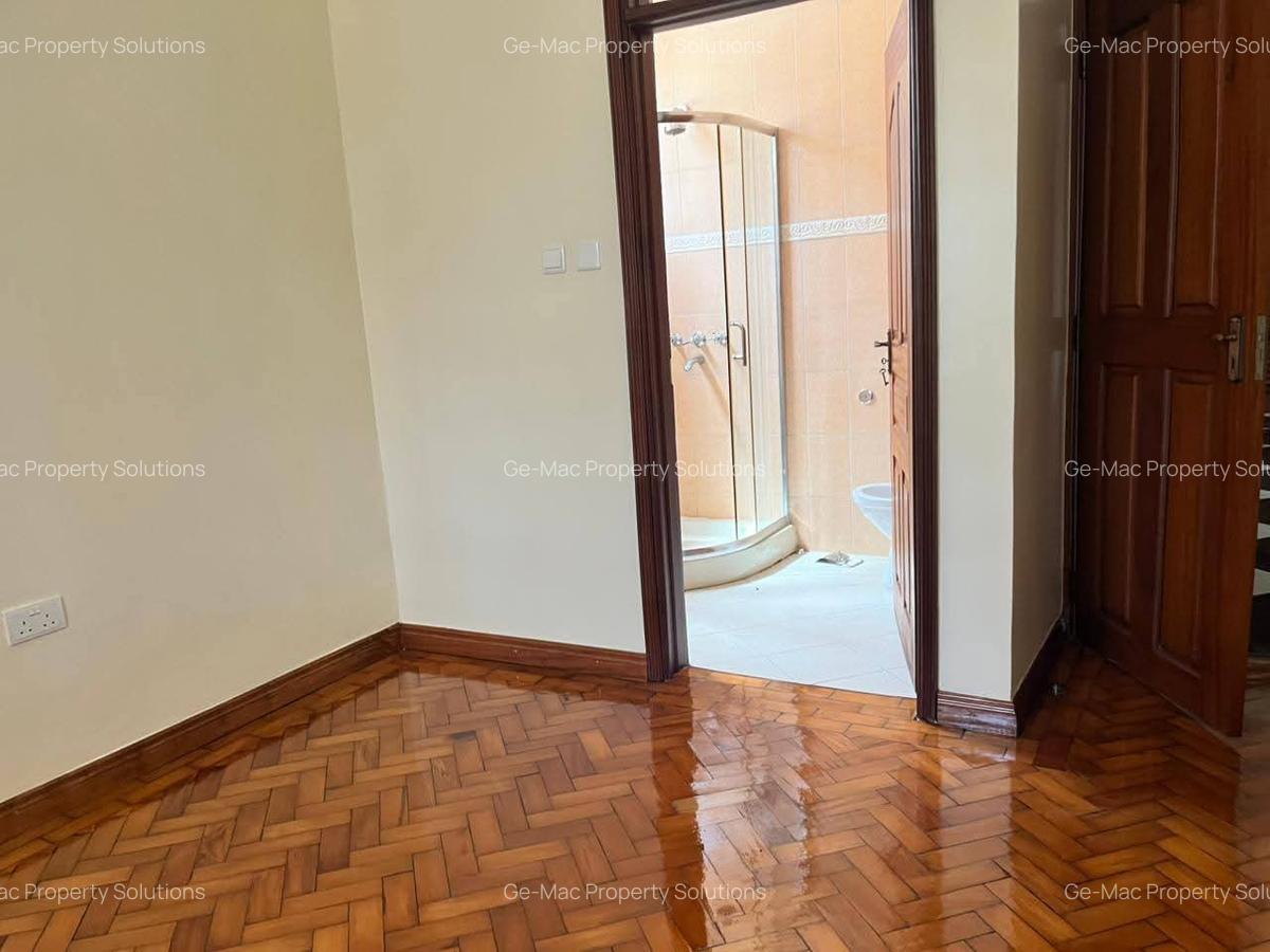 5 Bed House with En Suite in Runda - 13