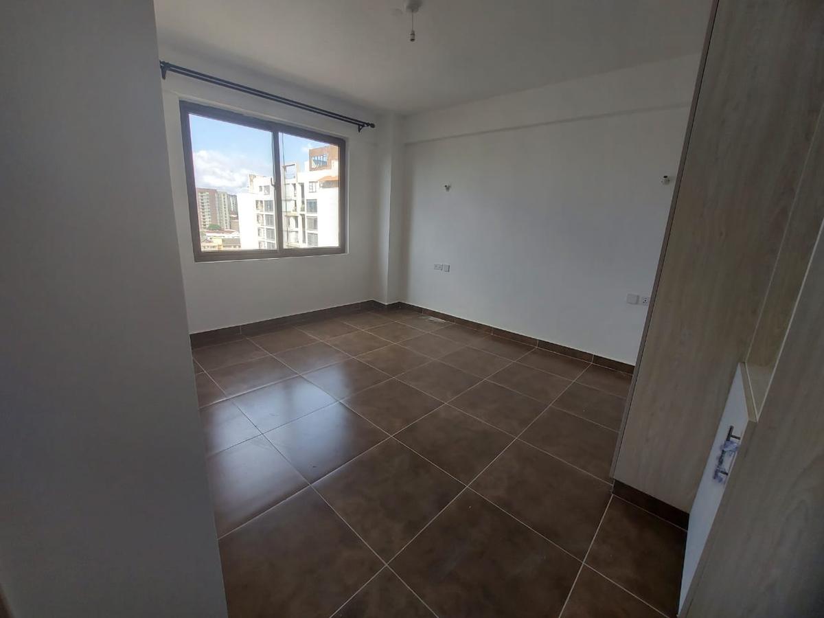 3 Bed Apartment with En Suite at Parklands - 4