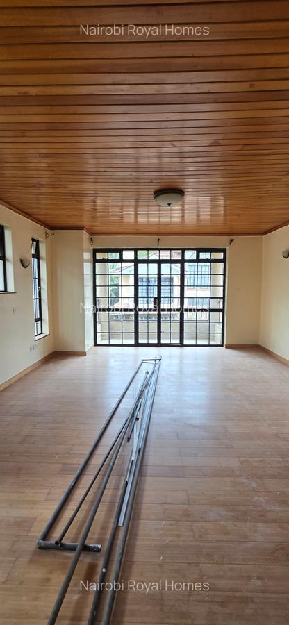 5 Bed Townhouse with En Suite at Lavington Green - 17