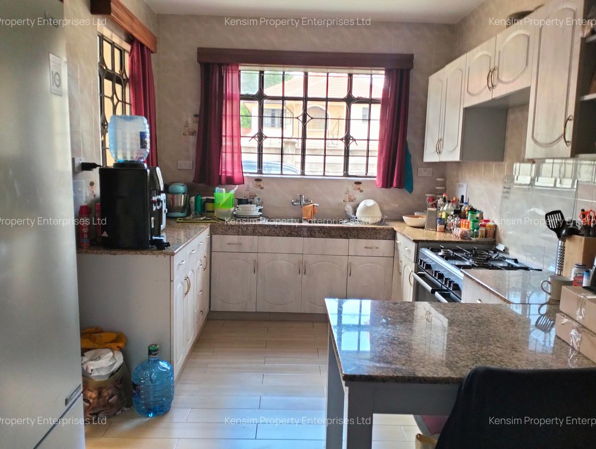4 Bed Townhouse with En Suite in Lavington - 16