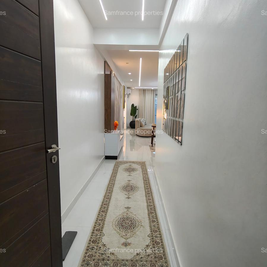 Serviced 2 Bed Apartment with En Suite at Tudor - 4