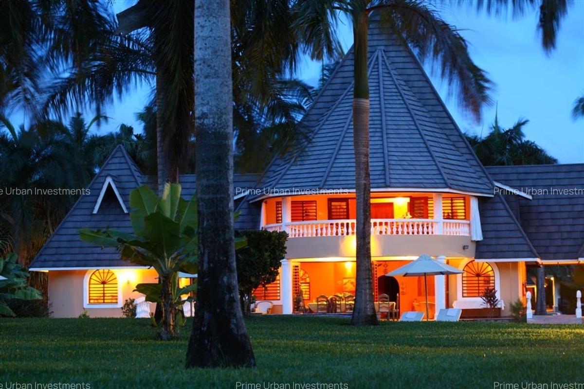 10 Bed Villa with En Suite in Diani - 8