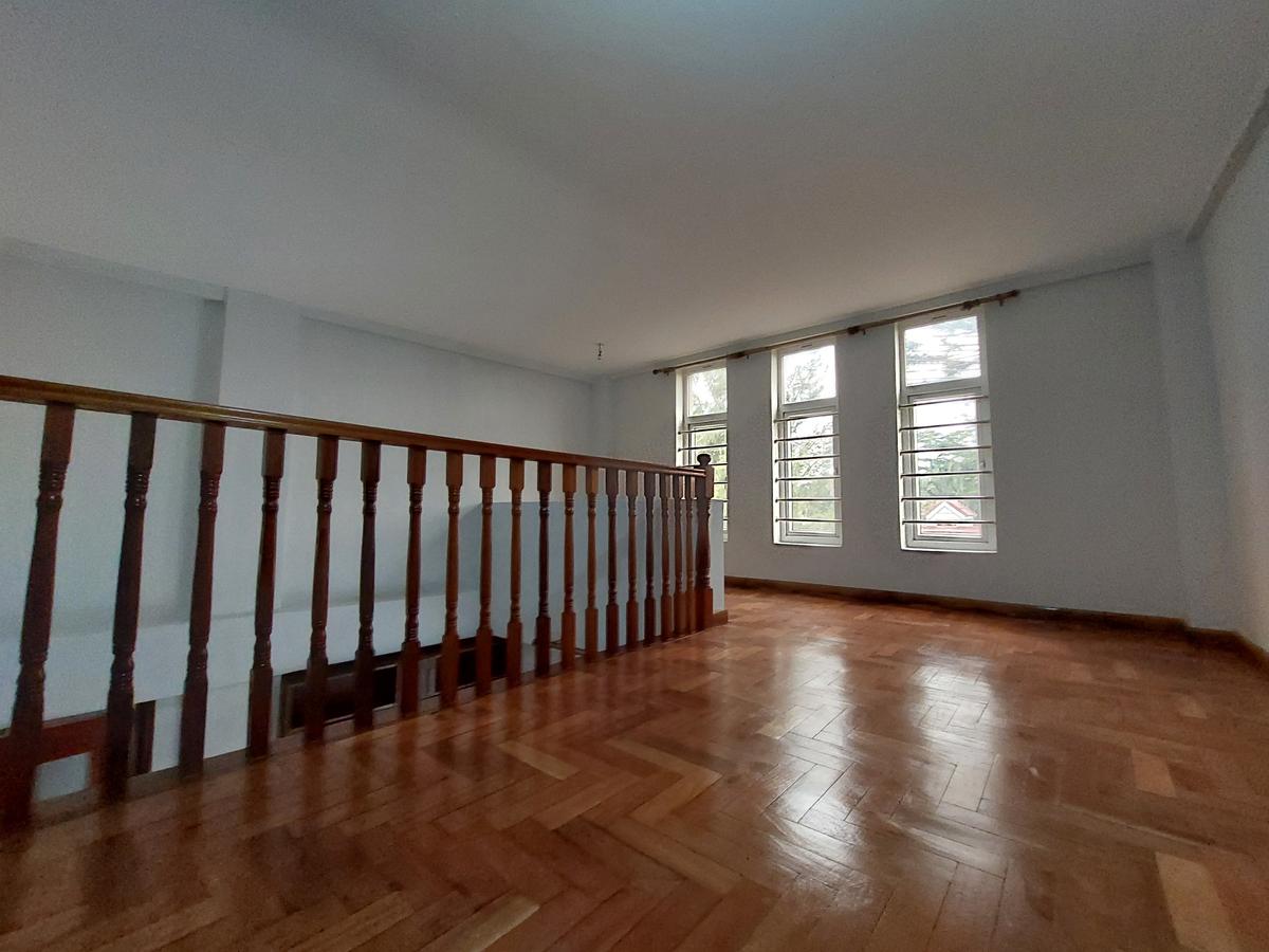5 Bed Townhouse with En Suite at Convent Drive - 12