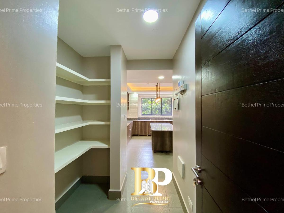 3 Bed Apartment with En Suite in Lavington - 9