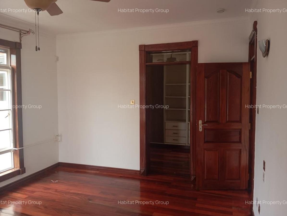 4 Bed Townhouse with En Suite at Grevillea Groove - 9