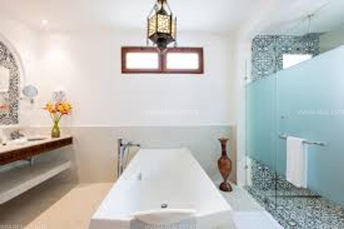 3 Bed Apartment with En Suite in Riverside - 6