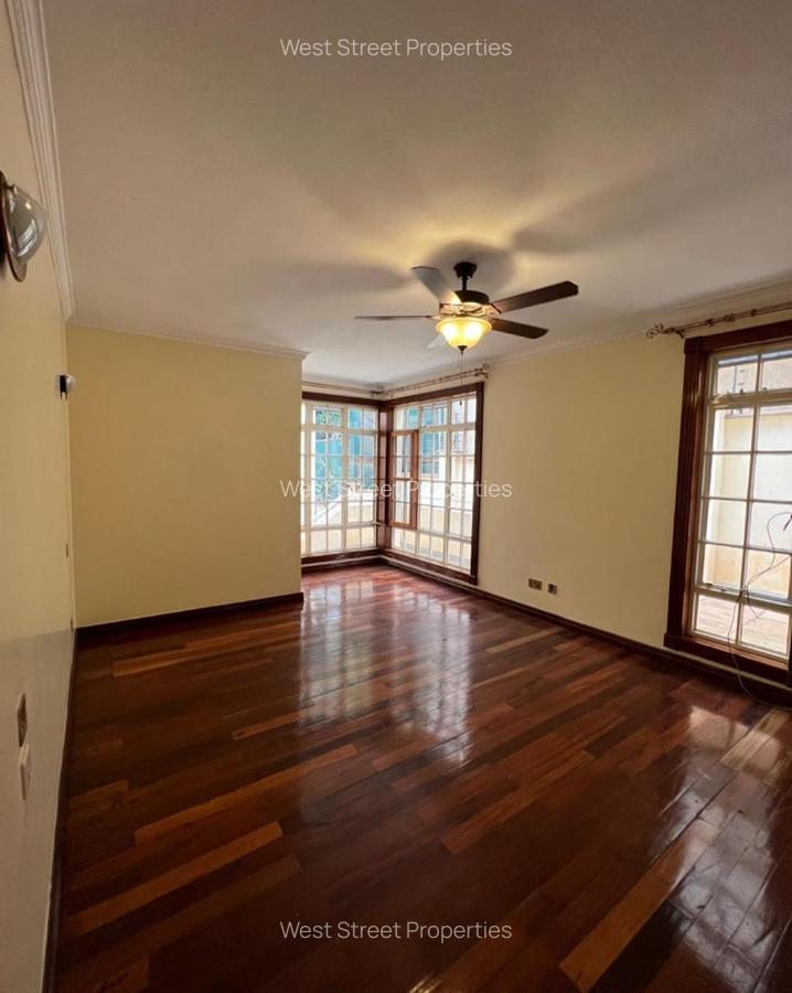 4 Bed Townhouse with En Suite at Kyuna - 12