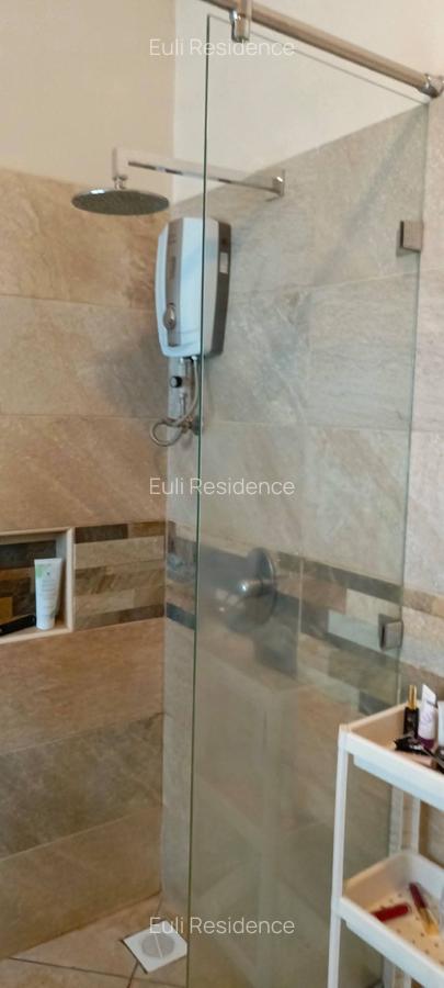 3 Bed Apartment with En Suite at Rhapta Rd - 11