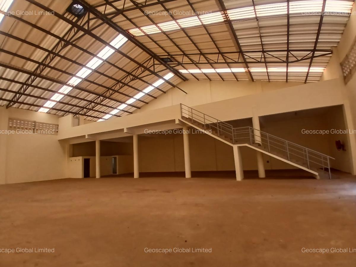 7,199 ft² Warehouse with Parking in Ruaraka - 2