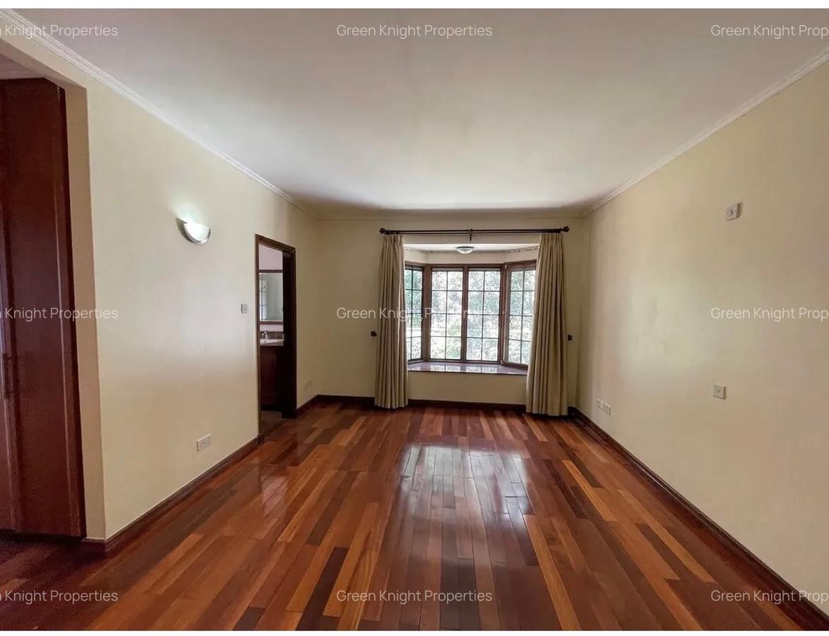 4 Bed Townhouse with En Suite in Westlands Area - 5