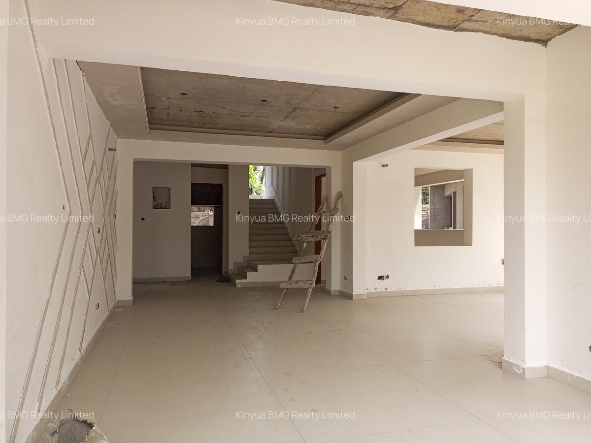 5 Bed Villa with En Suite in Nyali Area - 1