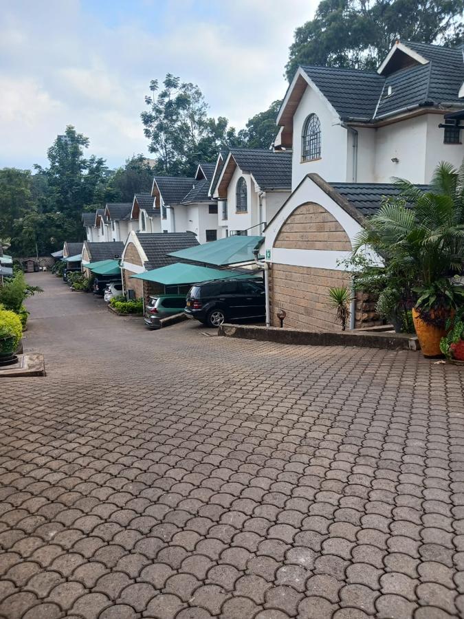 5 Bed Villa with En Suite in Lavington - 2