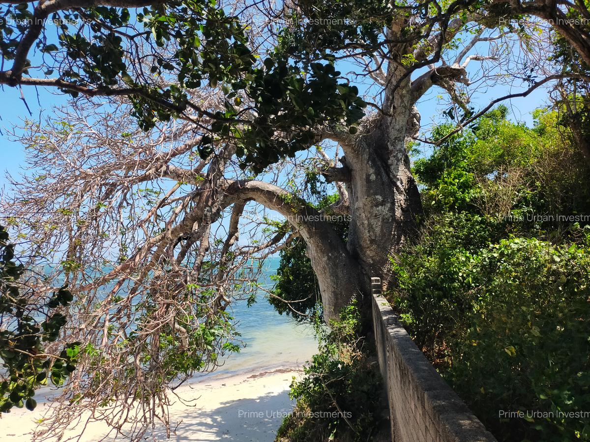 6 Bed Villa with En Suite in Mtwapa - 1