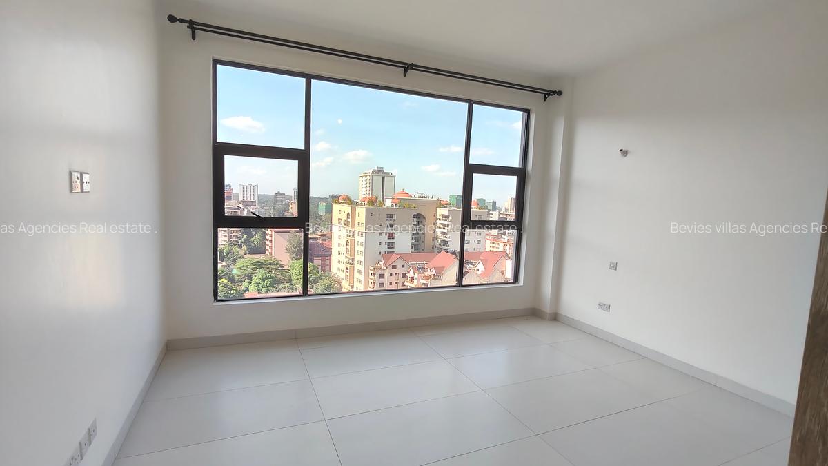 4 Bed Apartment with En Suite at Parklands - 14