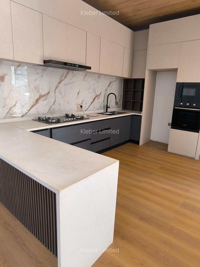 5 Bed Villa with En Suite in Lavington - 11