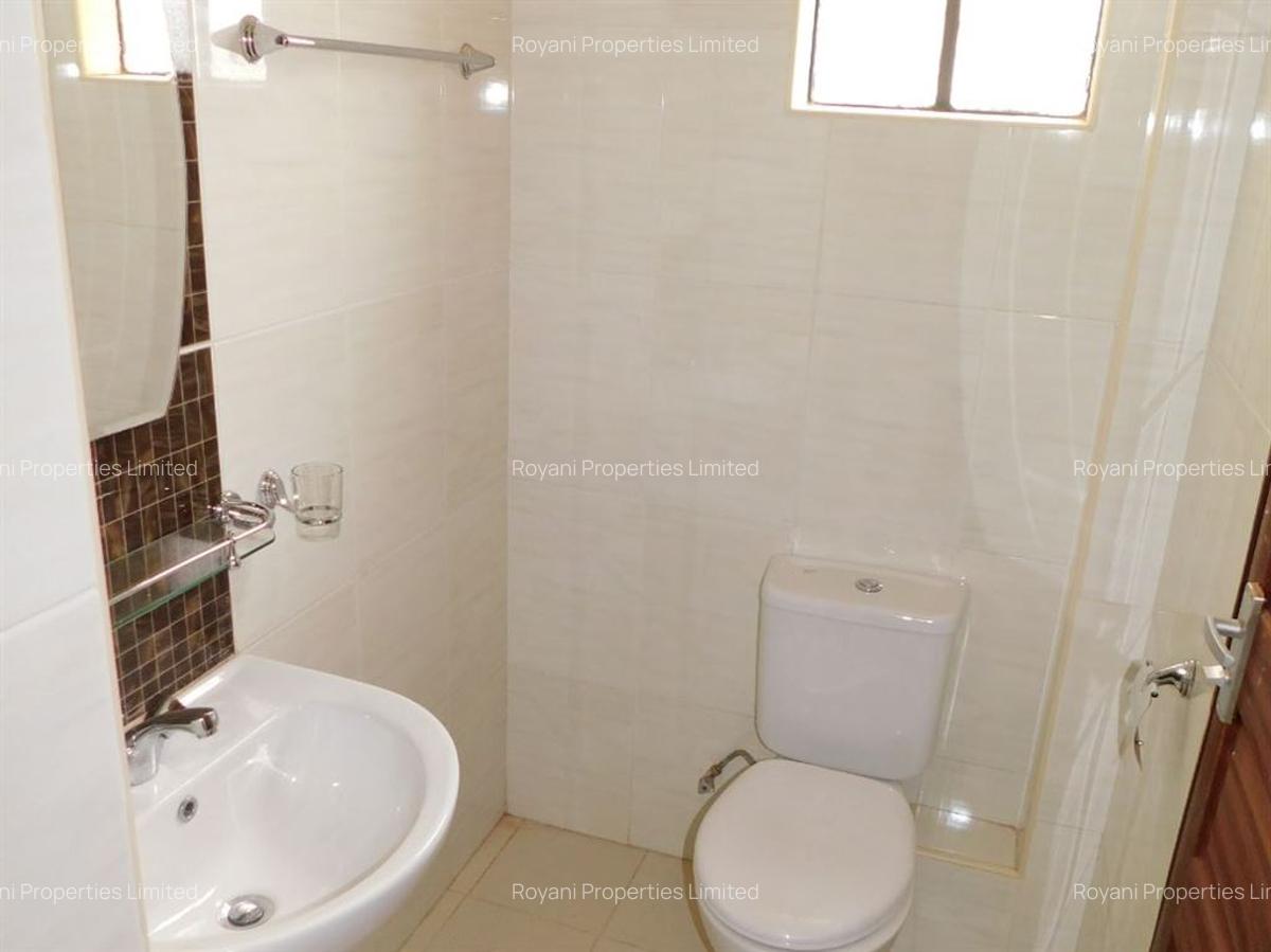 3 Bed Apartment with En Suite at Fourways Junction Estate - 12