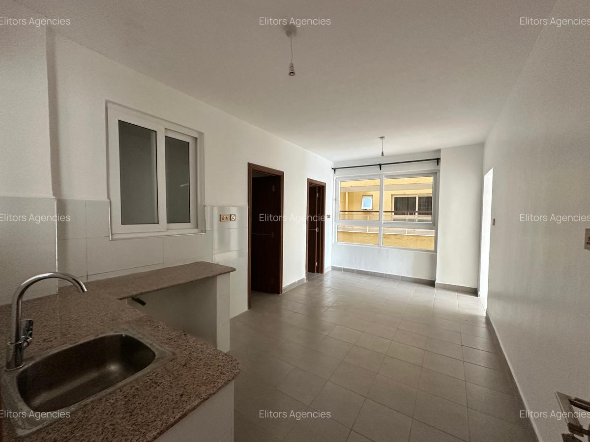 3 Bed Apartment with En Suite at Sports Road - 7