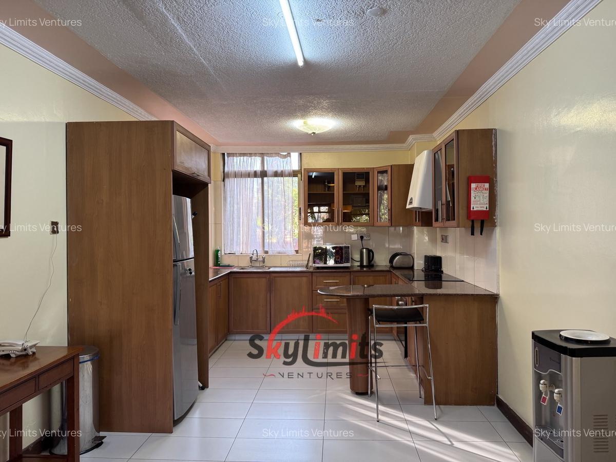 2 Bed Apartment with En Suite in State House - 5
