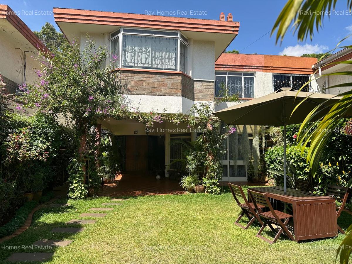 5 Bed Townhouse with En Suite at Arwings Kodhek - 2