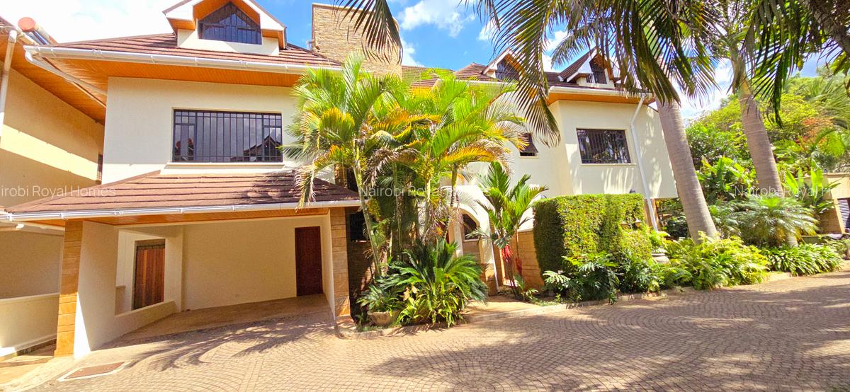 5 Bed Townhouse with En Suite at Lavington Green - 5