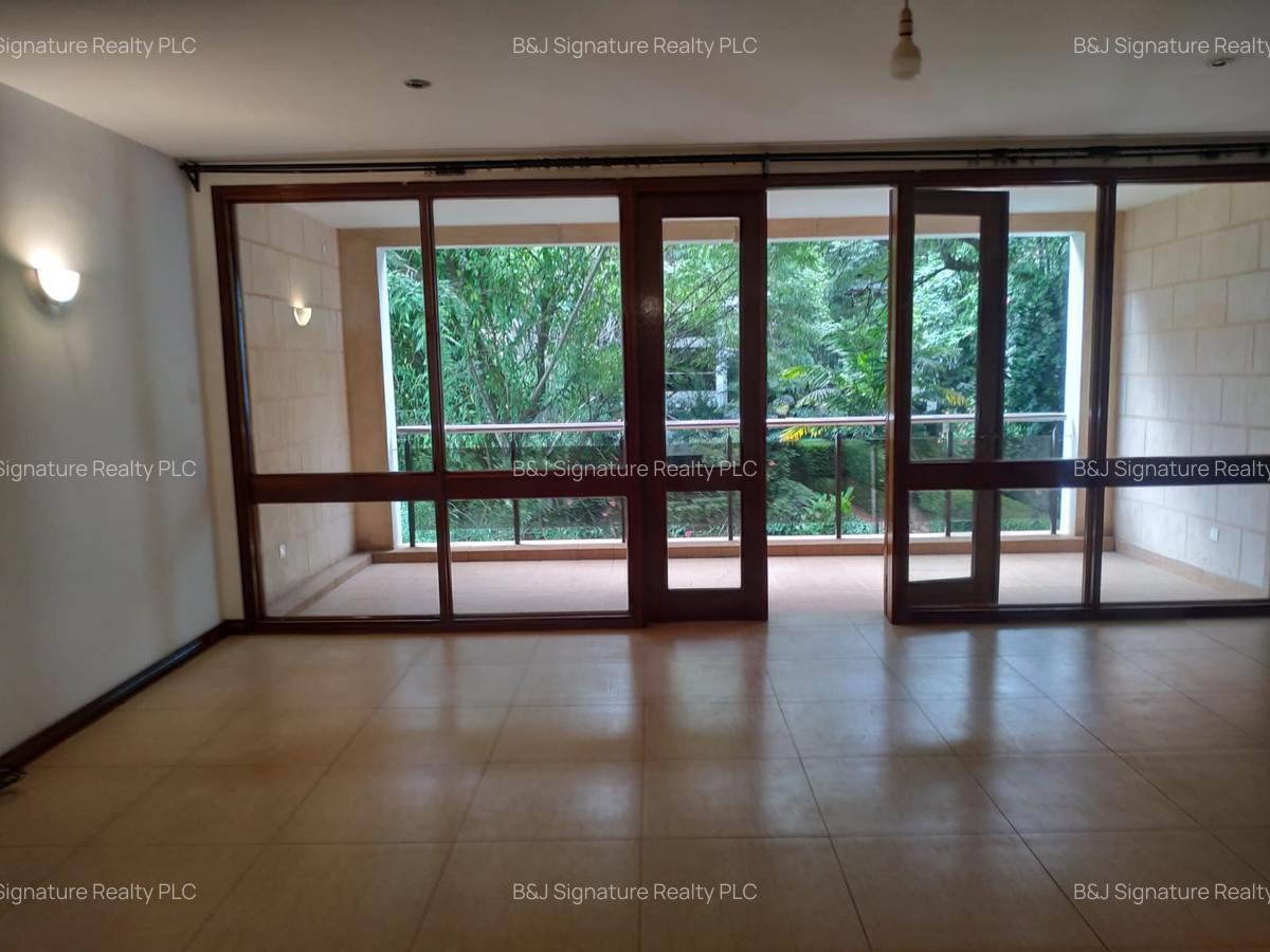 3 Bed Apartment with En Suite in Riverside - 7