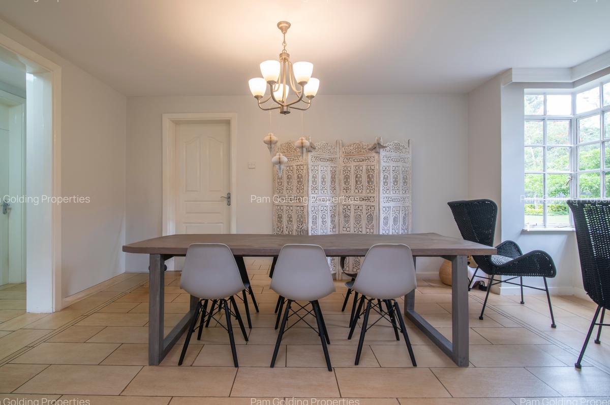 5 Bed House with En Suite in Runda - 4