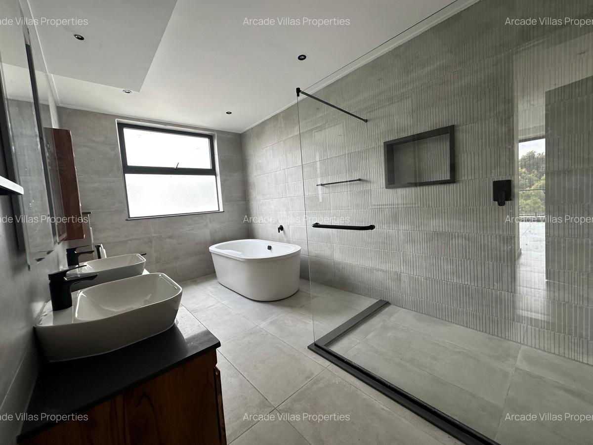 4 Bed Apartment with En Suite in Westlands Area - 9