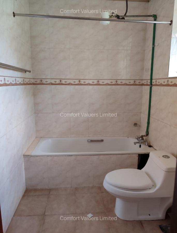 5 Bed Villa with En Suite at Lavington Green - 13