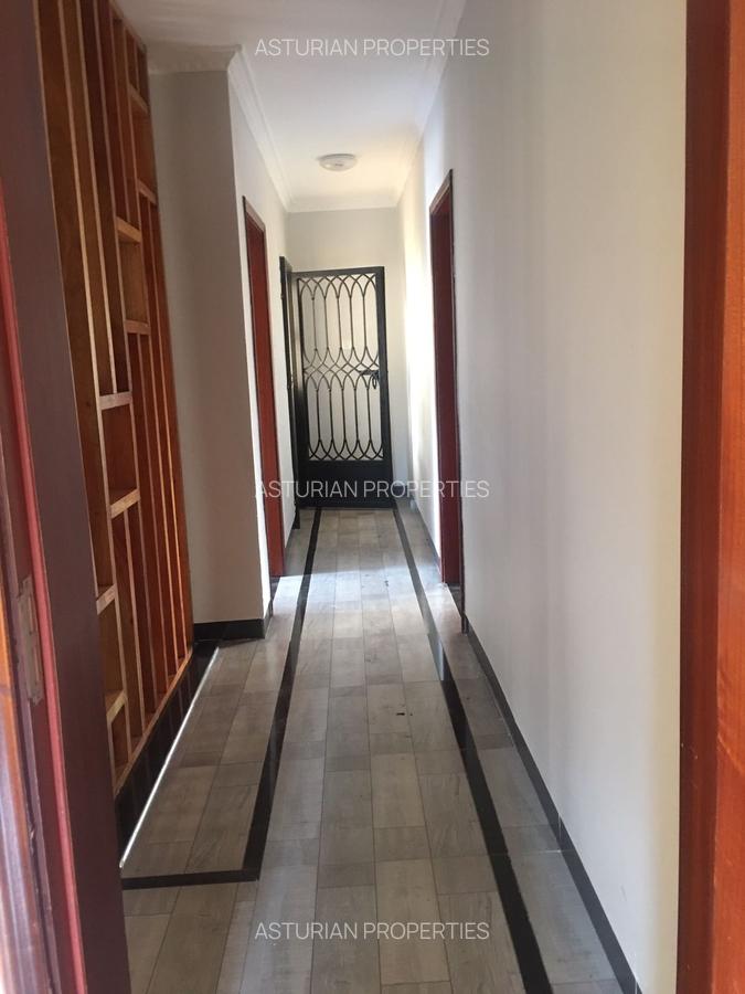 5 Bed Townhouse with En Suite in Lavington - 18