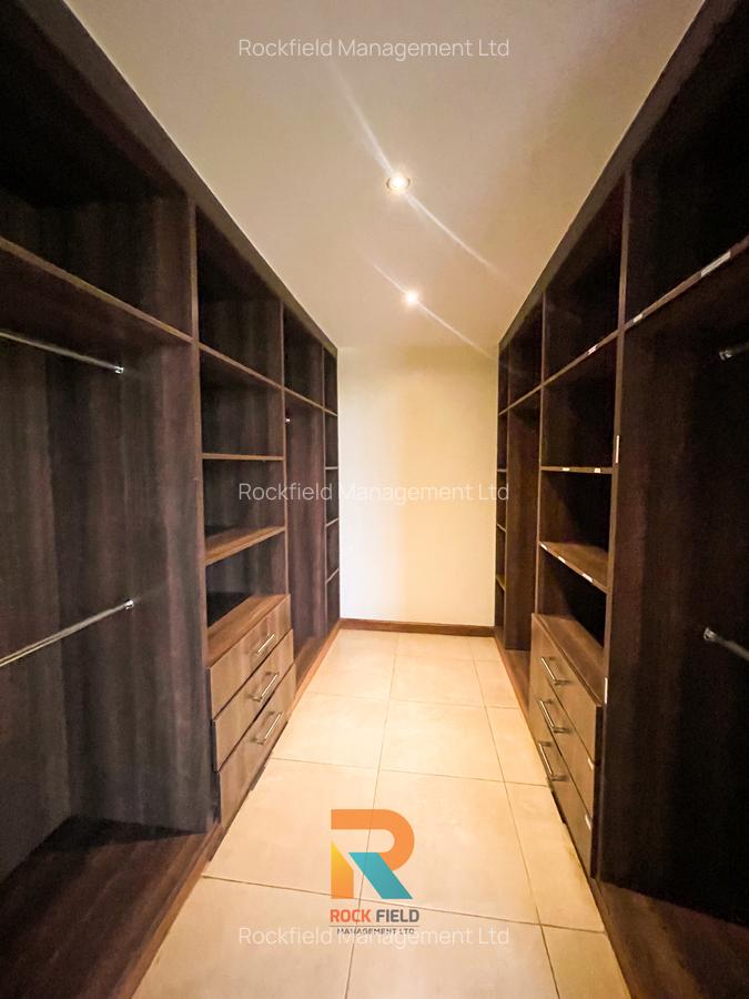 4 Bed Townhouse with En Suite at Runda Mumwe - 15