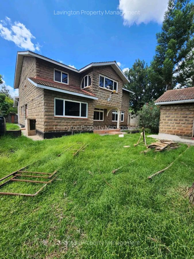 5 Bed House with En Suite at Lavington Green - 2