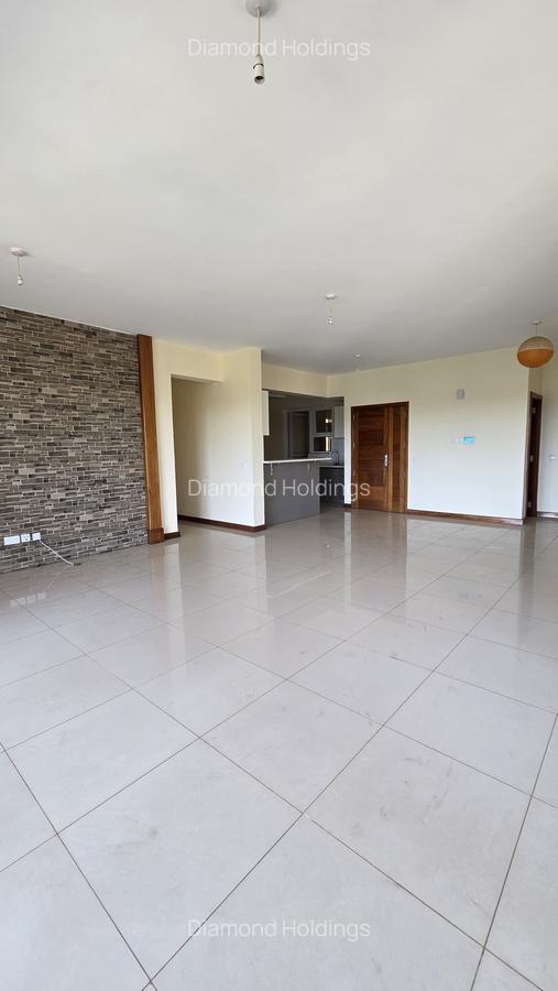 4 Bed Apartment with En Suite at Parklands - 12