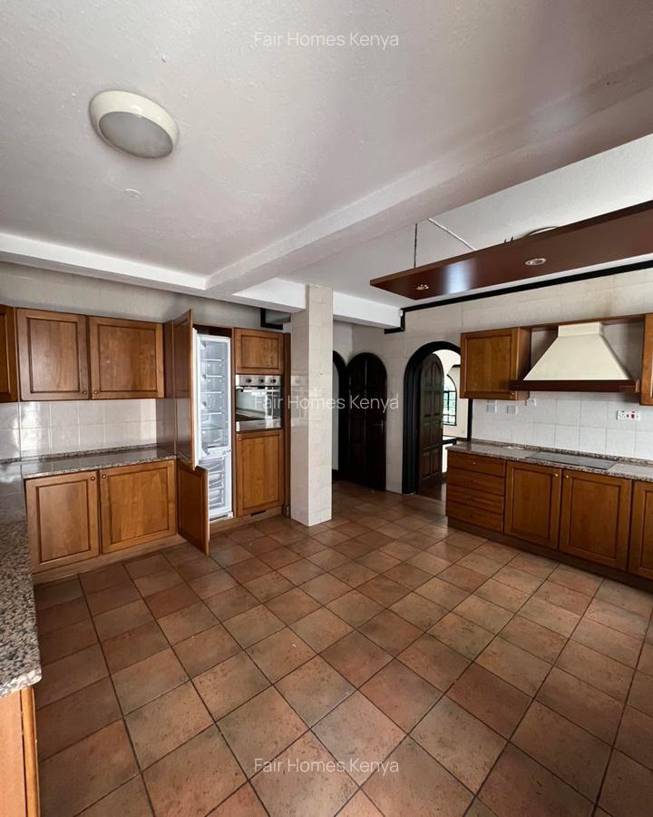 4 Bed Townhouse with En Suite at Riverside Drive - 4