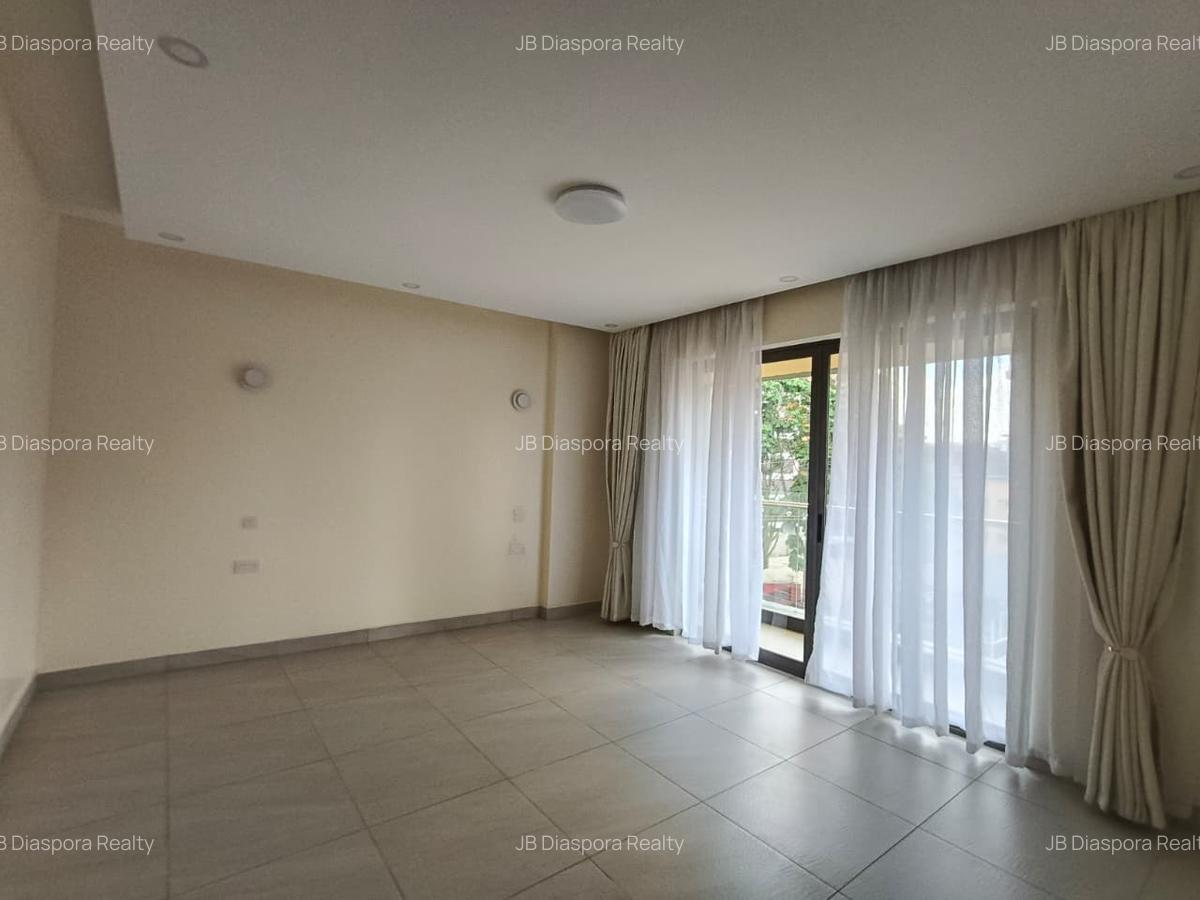 2 Bed Apartment with En Suite at Wood Avenue - 1