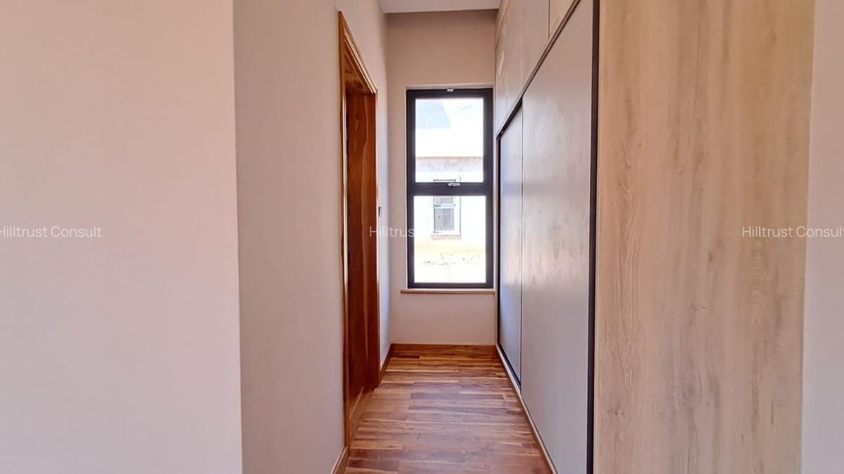 4 Bed House with En Suite in Loresho - 12