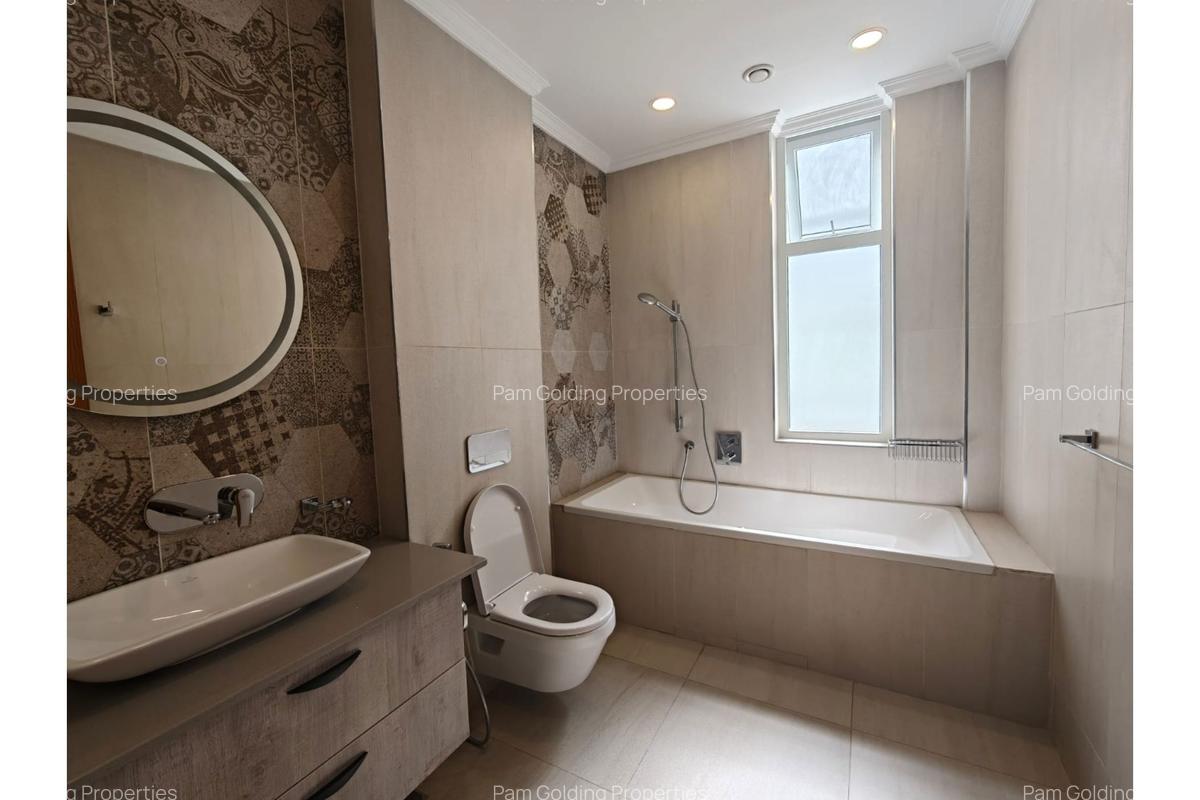 2 Bed House with En Suite in Parklands - 13