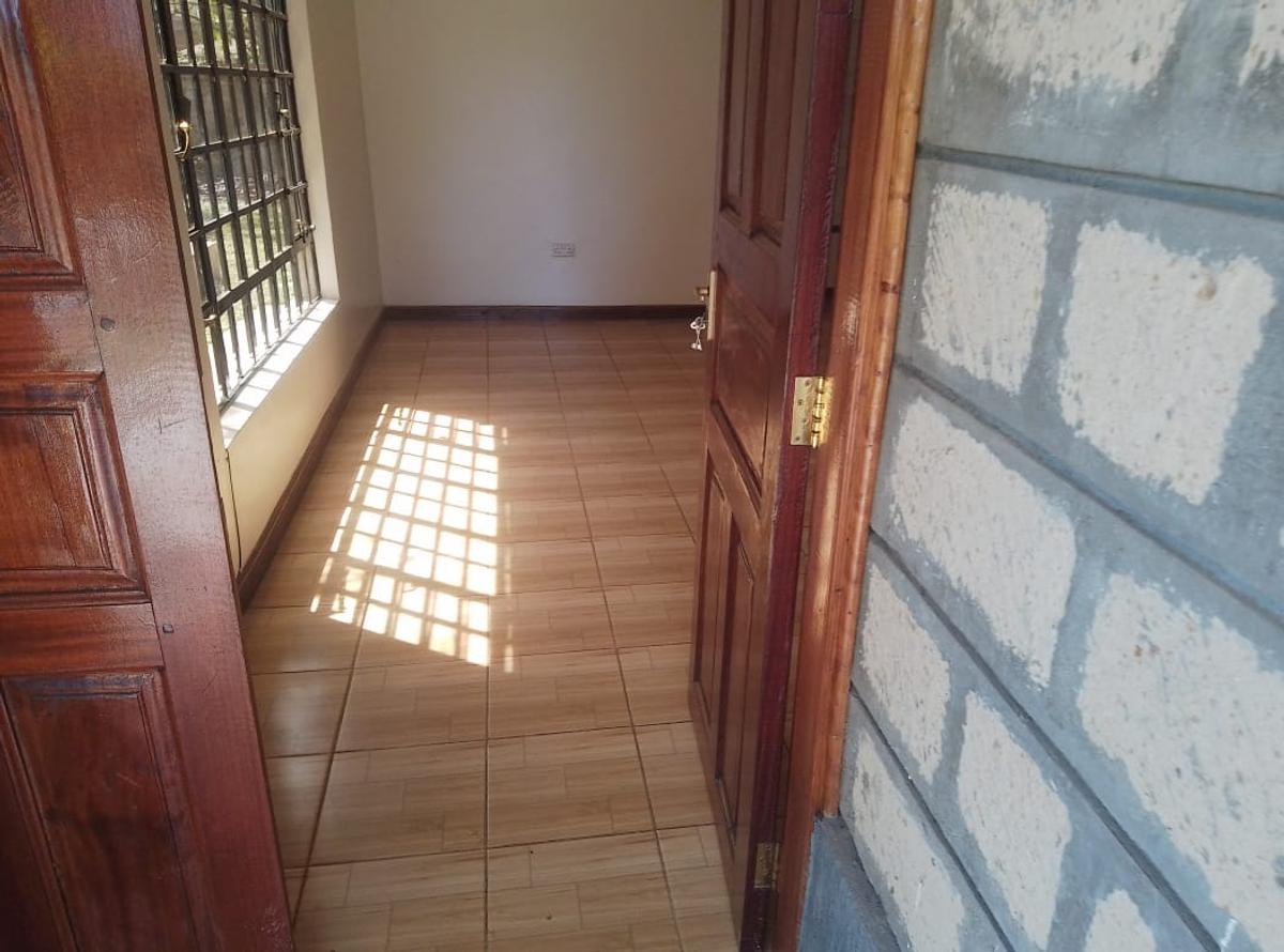 2 Bed House with En Suite at Karen - 18