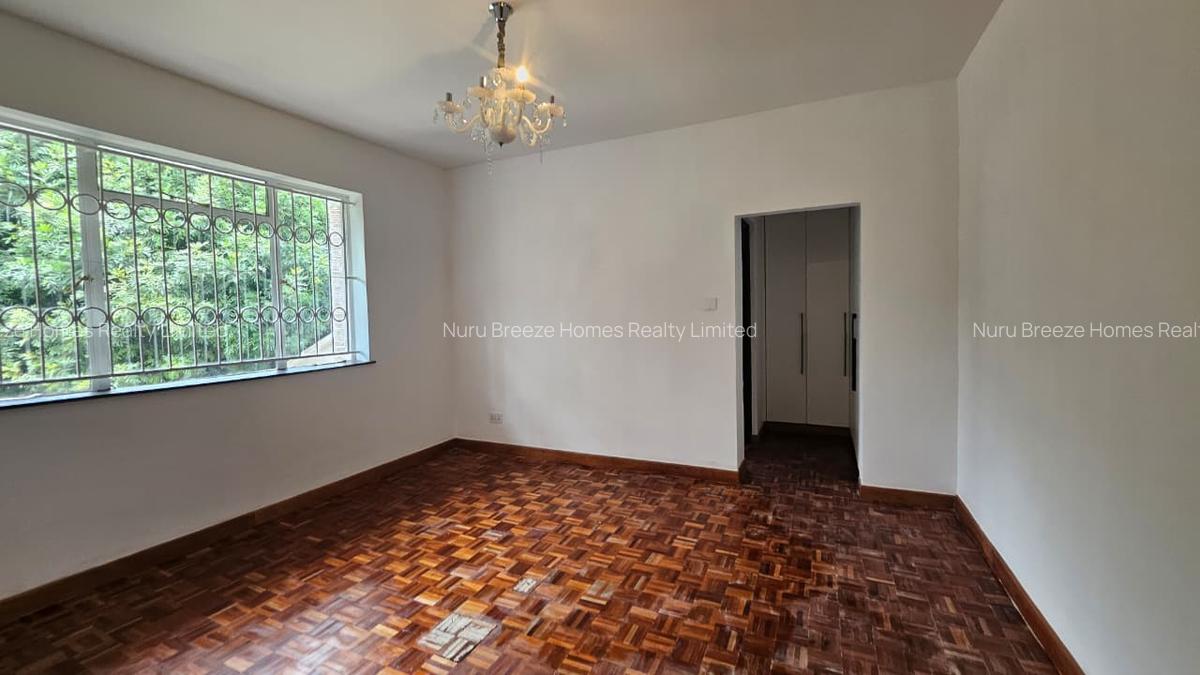 4 Bed House with En Suite in Runda - 10