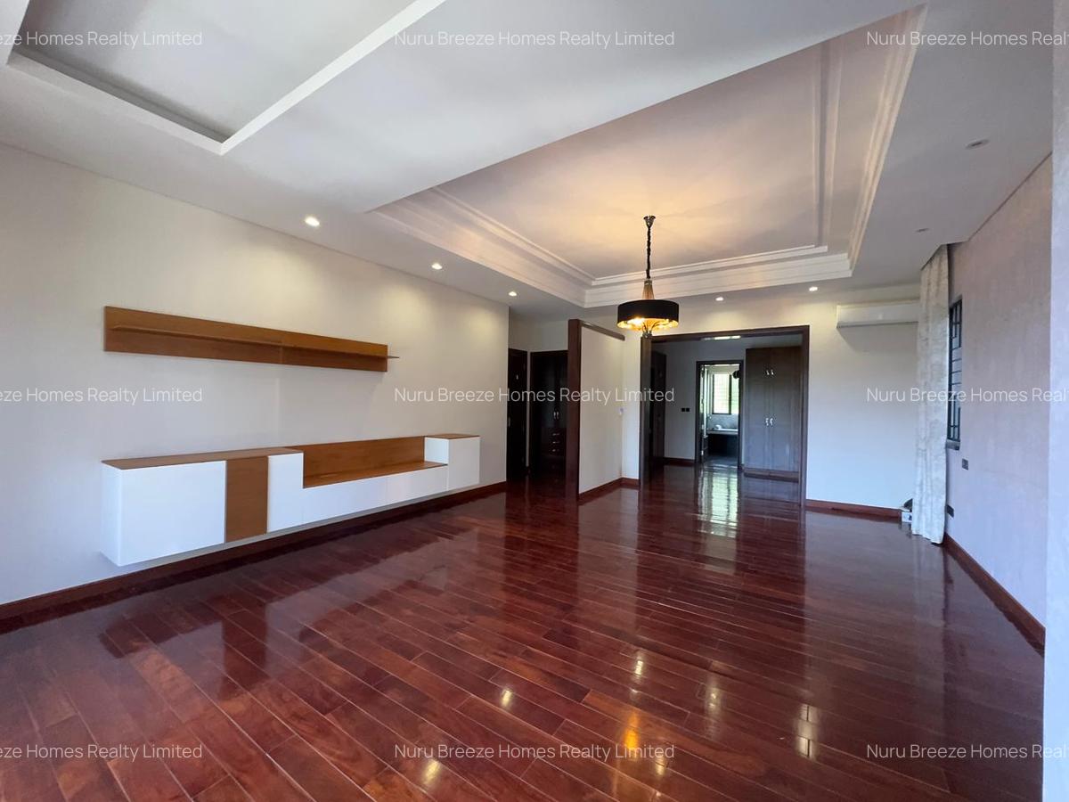 5 Bed House with En Suite in Runda - 6