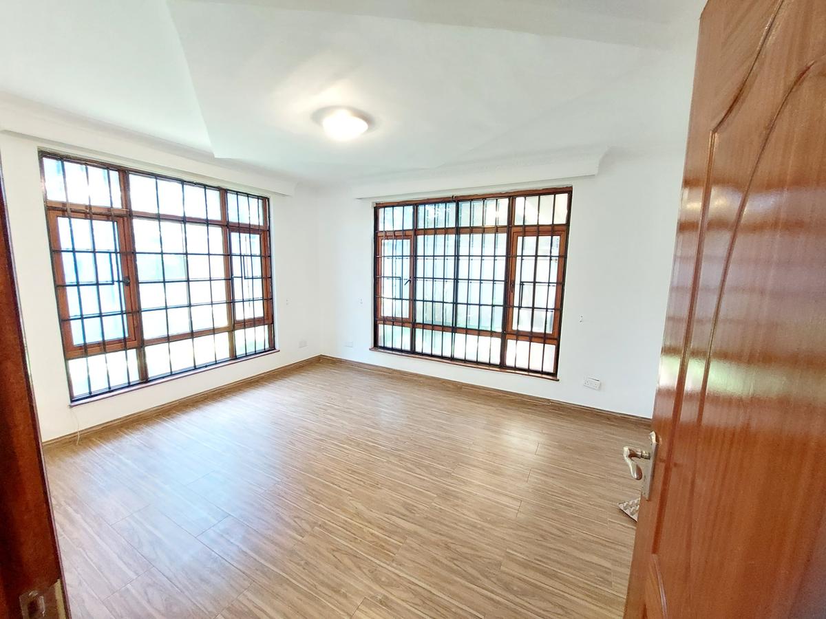4 Bed House with En Suite in Runda - 19