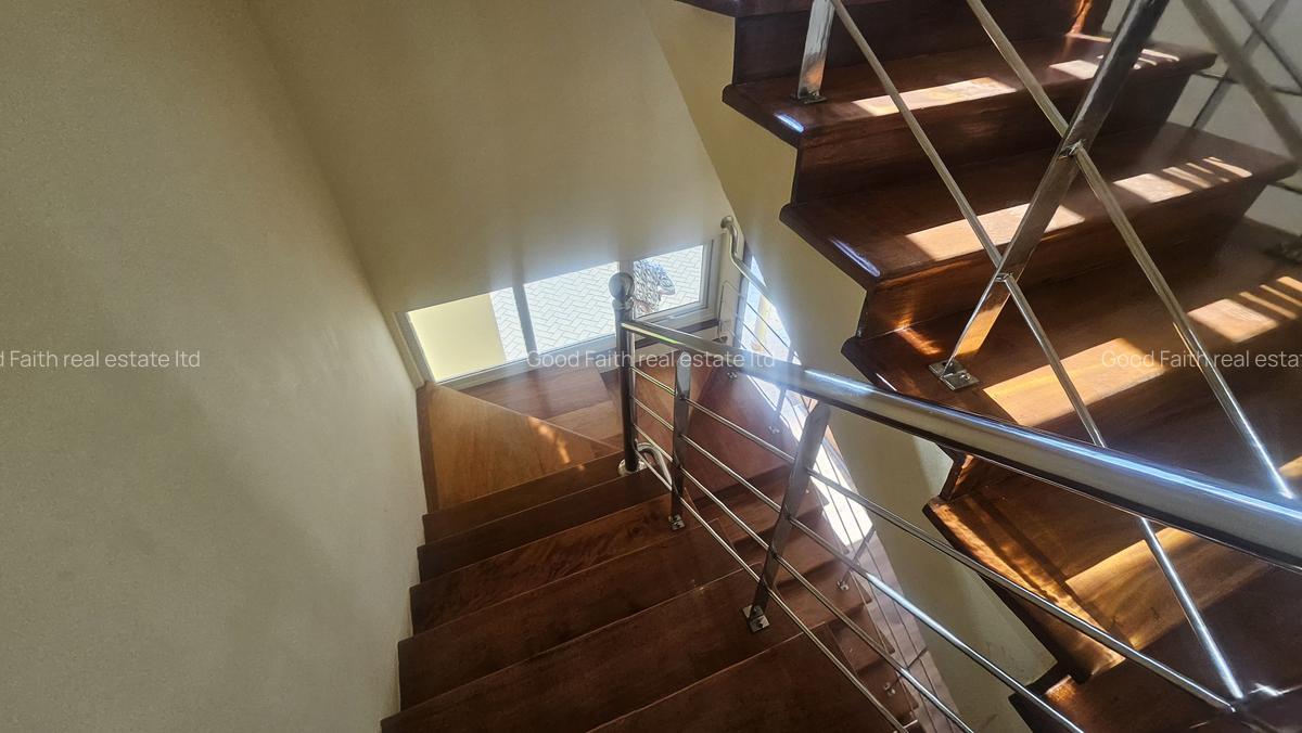 4 Bed Townhouse with En Suite in Runda - 9