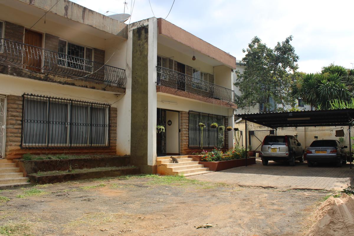 5 Bed Townhouse with En Suite in Westlands Area