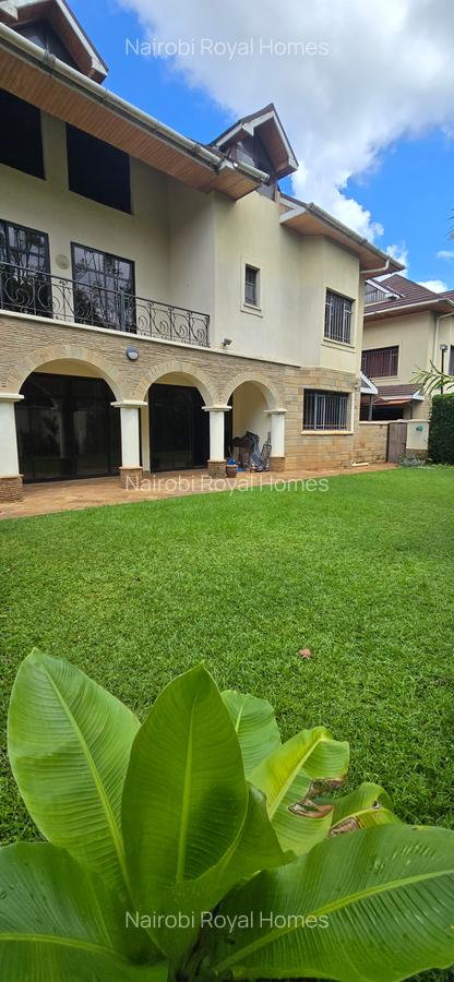 5 Bed Townhouse with En Suite at Lavington Off Convent Drive - 11